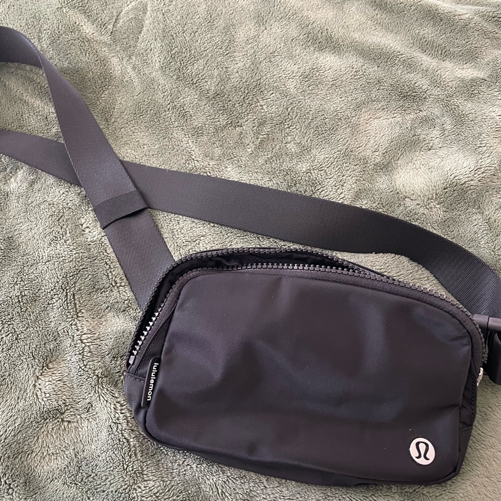 Lululemon belt bag